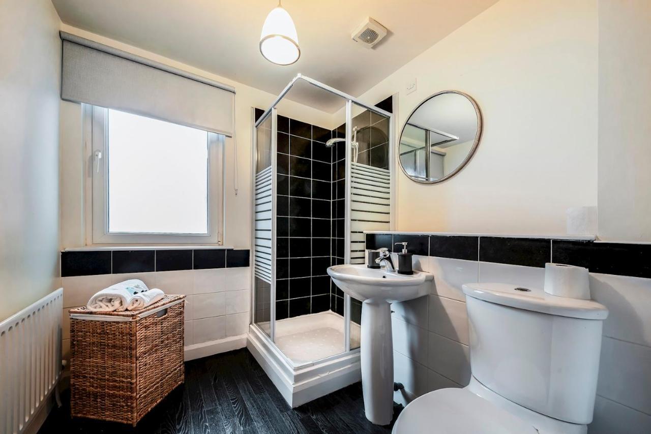 1 Bd Apt In Historical W Belfast Close To Centre Exteriör bild
